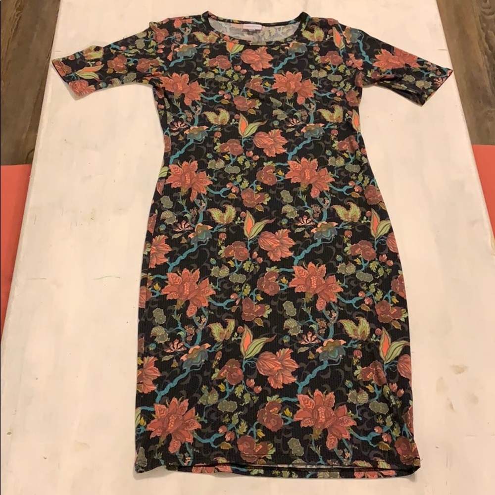 LuLaRoe Julia Dress Size S Floral pattern